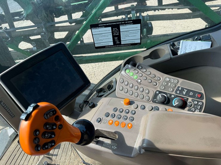 2014-john-deere-r4038-image-15