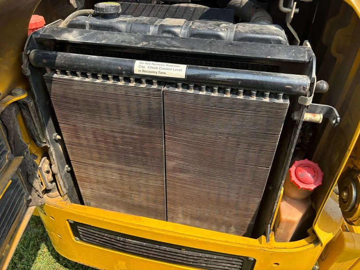 2001-john-deere-260-image-23