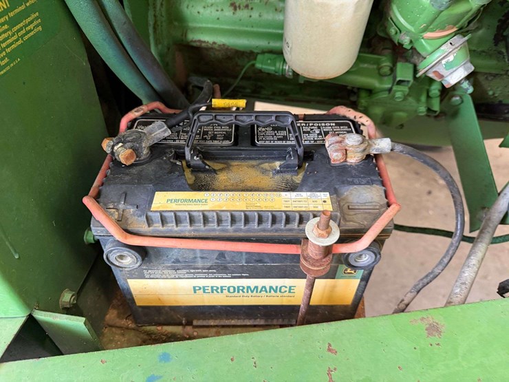 john-deere-2320-image-27