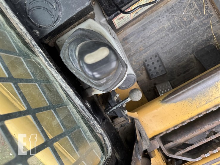 2003-caterpillar-226-image-11