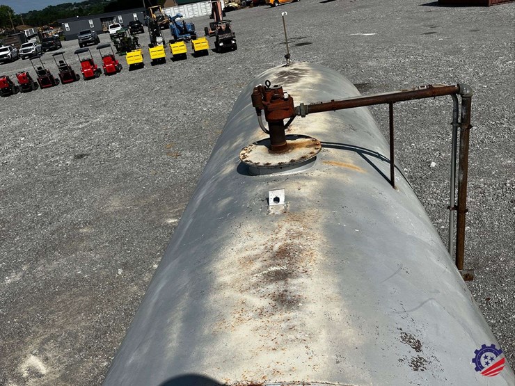 10k-gallon-/-off--road-diesel-fuel-tank-image-27