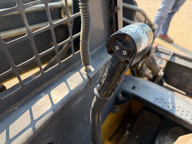 2001-new-holland-ls170-image-28