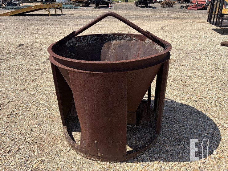 gar-bro-equipment-concrete-bucket-image-2