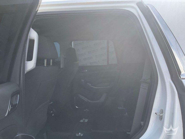 2020-chevrolet-tahoe-image-18