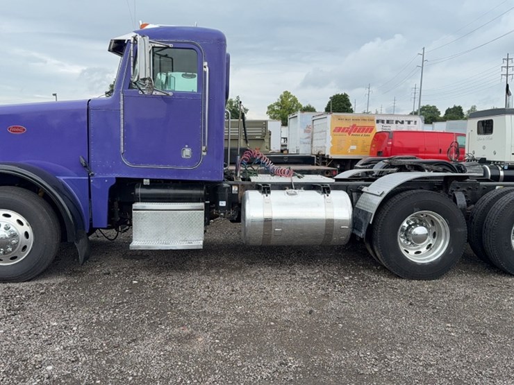 2000-peterbilt-378-image-9