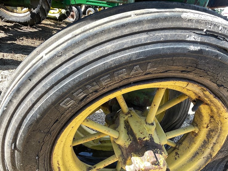 john-deere-b-image-19