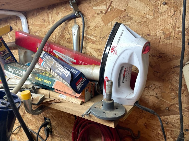 #7140-•-contents-of-wall-image-15