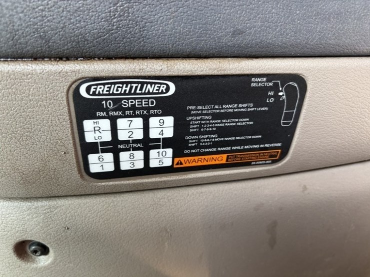 2016-freightliner-cascadia-t/a-sleeper-truck-image-33