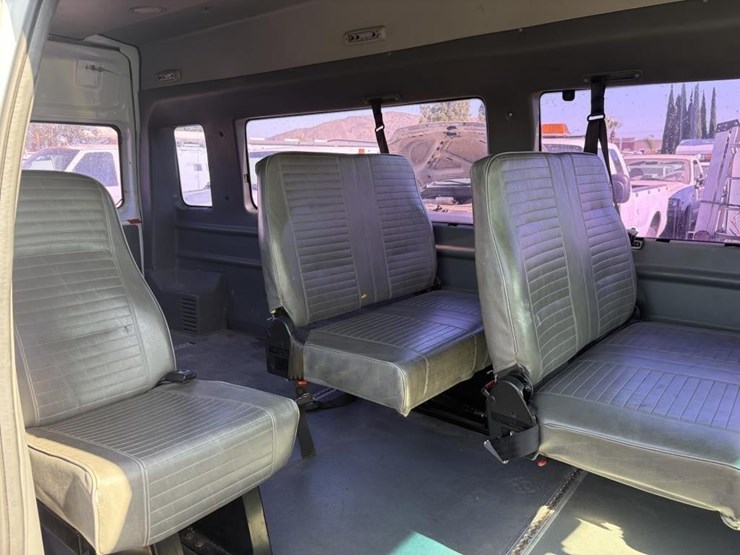 2007-ford-e250-image-14