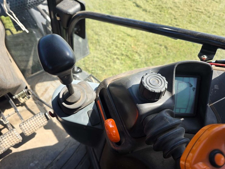 2003-new-holland-tm155-image-73