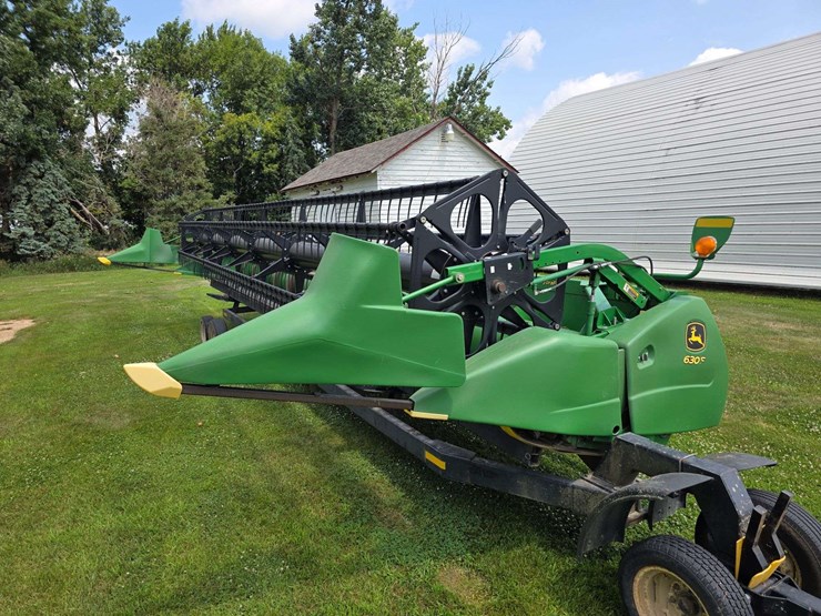 2013-john-deere-630f-image-1