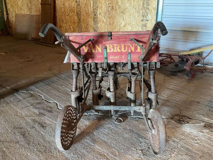 very-nice-original-van-brunt-model-v-grain-drill-image-6