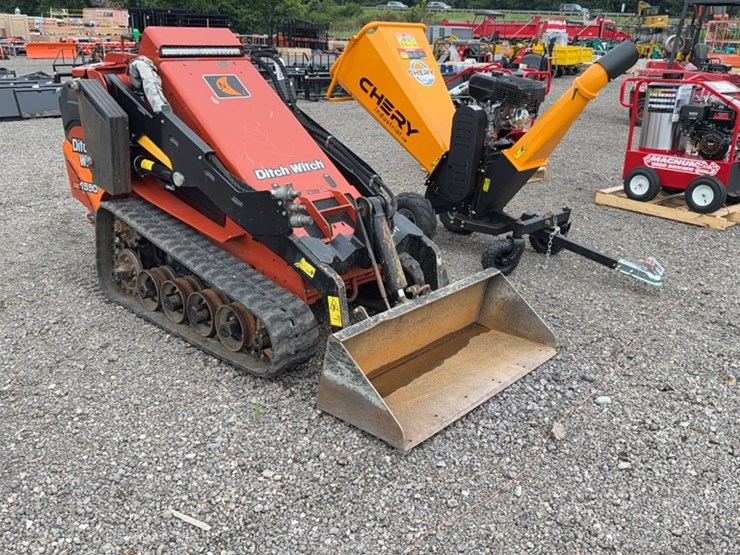 #2083-•-2021-ditch-witch-jk-1550-track-mini-skid-steer-image-3