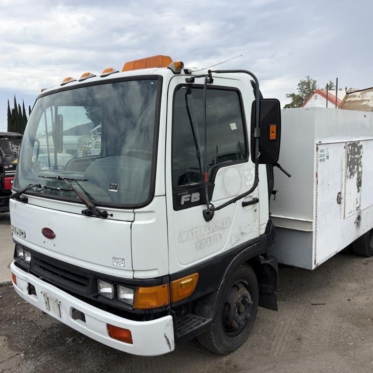 2002 HINO FB1817