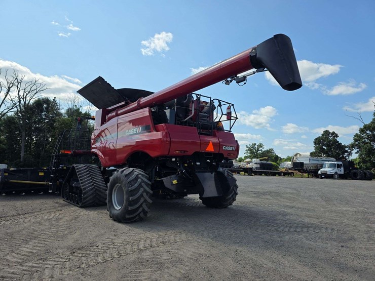 2013-case-ih-8230-image-19