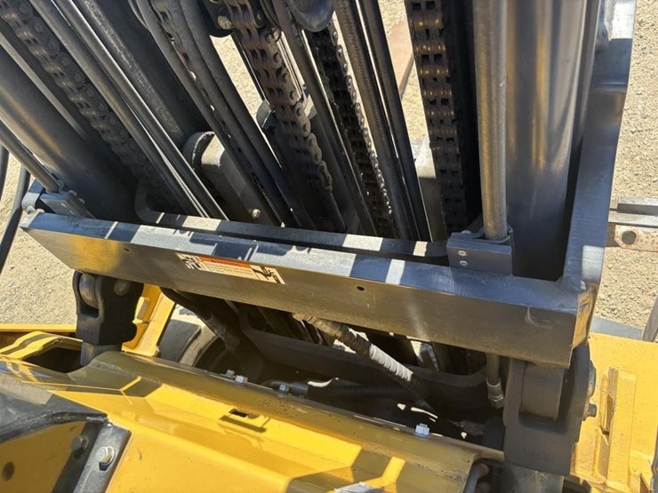 2020-caterpillar-gc40k-image-13