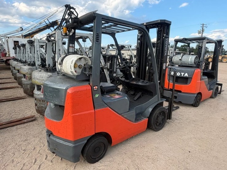 #2072-•-toyota-8fgcu3d-forklift-image-3