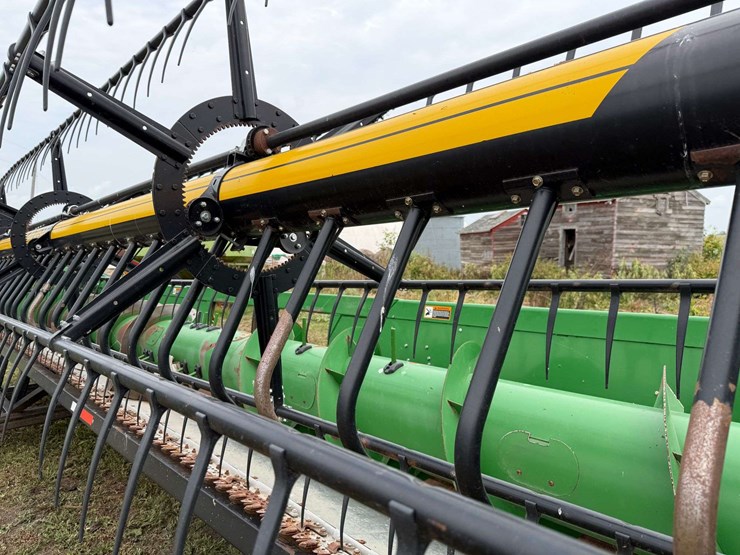 john-deere-630f-image-11
