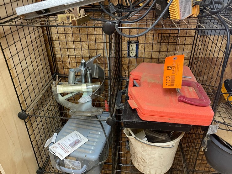 #7132-•-rack-and-contents-image-5