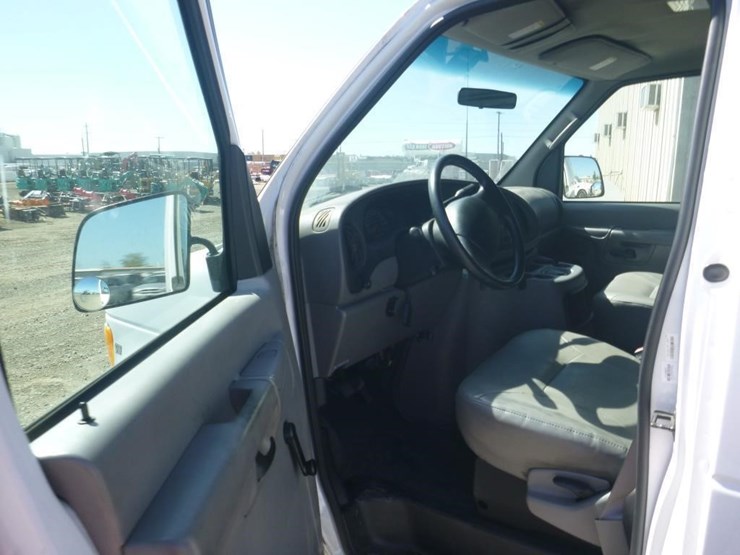 2002-ford-e350-image-5