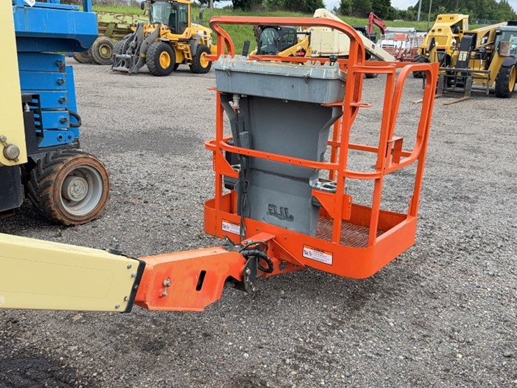 2008-jlg-e400a-image-7