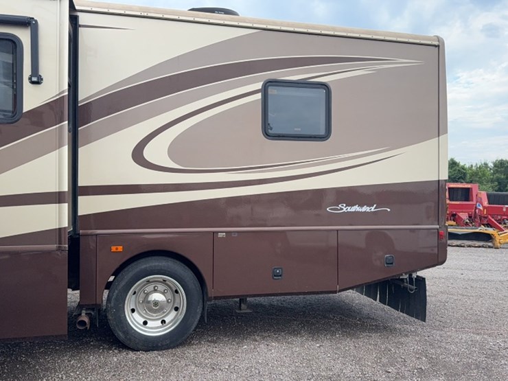 #3002-•-2007-fleetwood-southwind-32'-motor-home-image-14