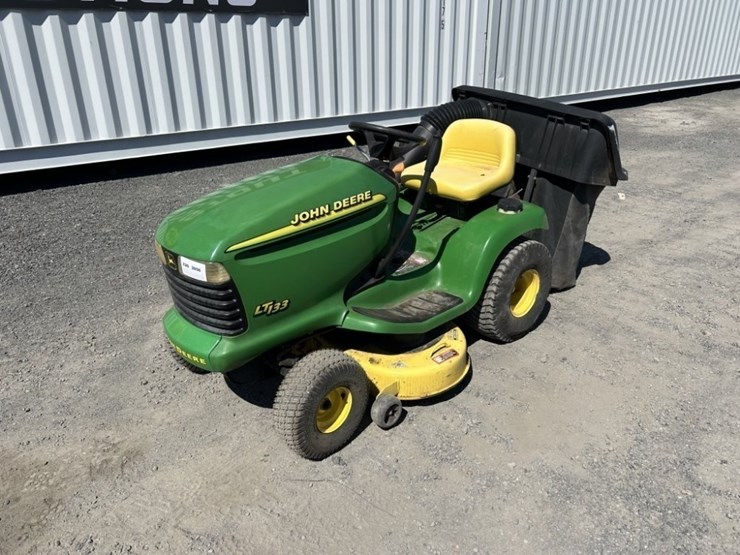 2001-john-deere-lt133-image-1