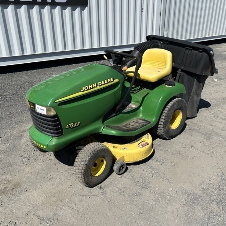 2001 JOHN DEERE LT133