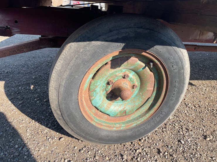 #2387-•-electric-wheel-running-gear-with-hay-rack-image-6