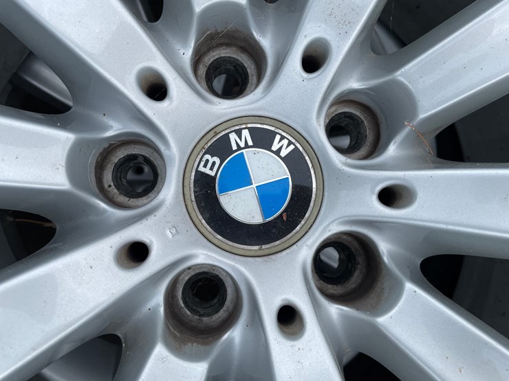 #4561-•-(4)-bmw-5-bolt-rims-with-tires-image-5