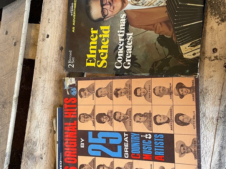 #4723-•-assortment-of-records-image-12