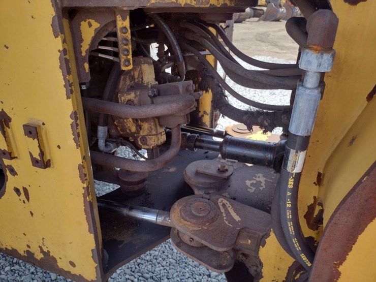 caterpillar-930k-image-37