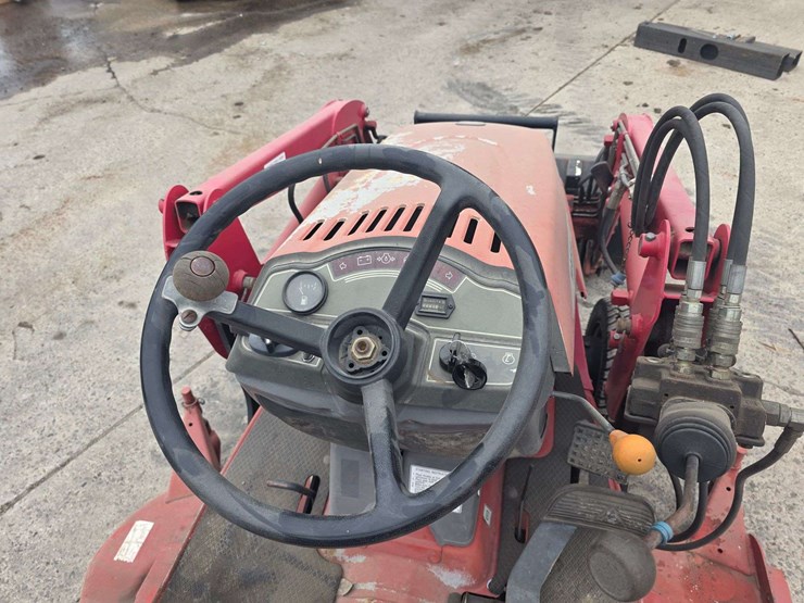 2005-massey-ferguson-gc2300-image-16
