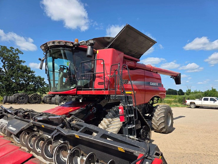 2013-case-ih-8230-image-5