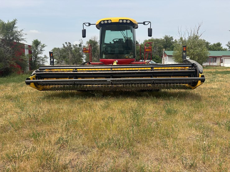 2013-new-holland-h8060-image-2