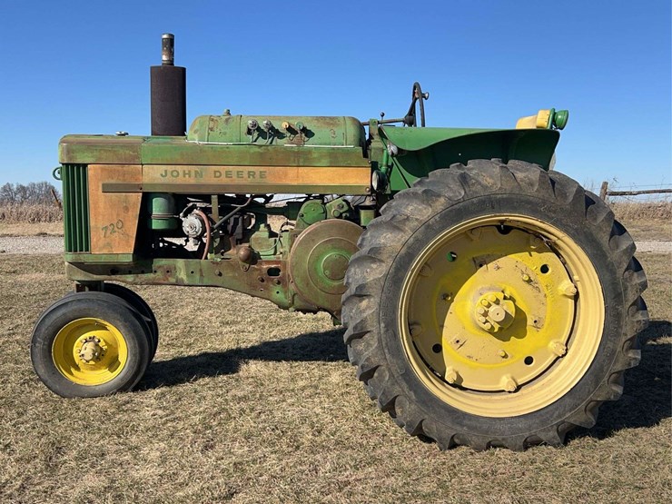 john-deere-720-image-2