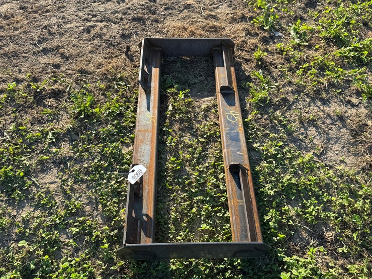 #4073-•-skid-steer-quick-attach-frame-image-4