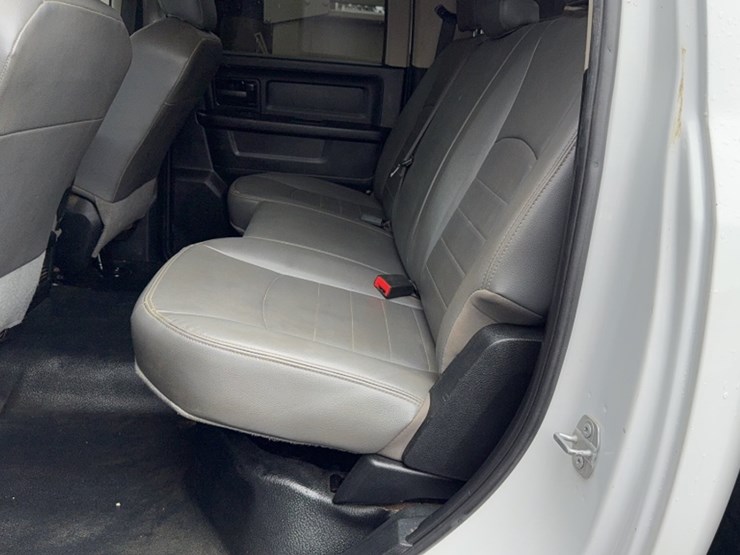 2018-dodge-3500-image-17