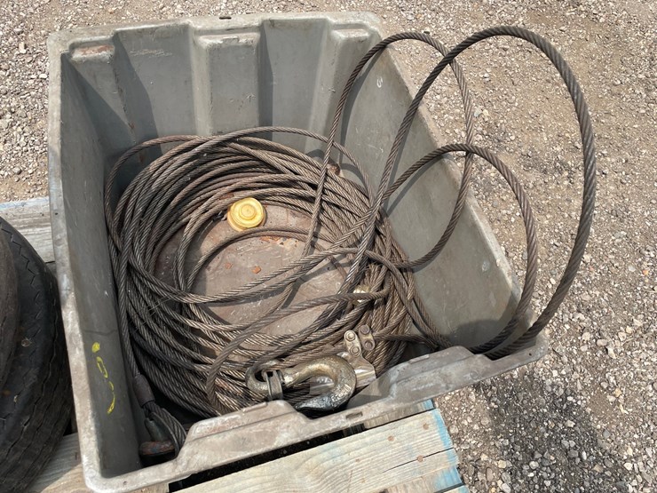 #4571-•-(3)-lawn-tires,-cable-and-4"-lifting-sling-image-3