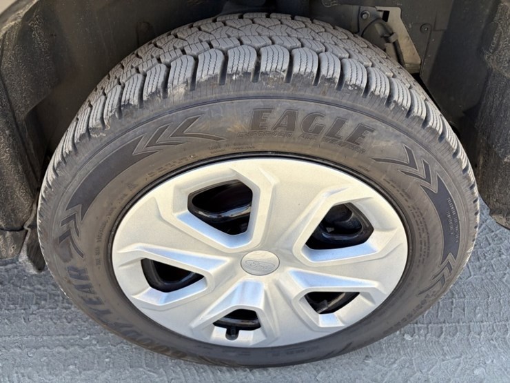 2017-ford-explorer-image-17