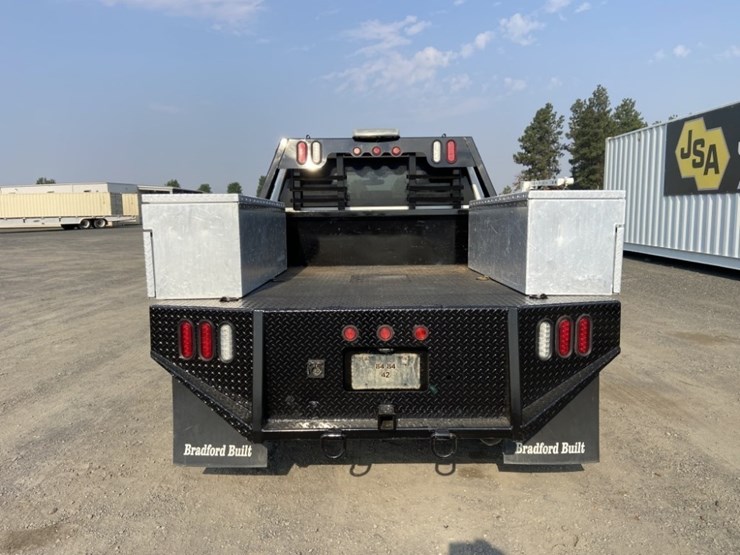 2020-chevrolet-silverado-2500-image-3