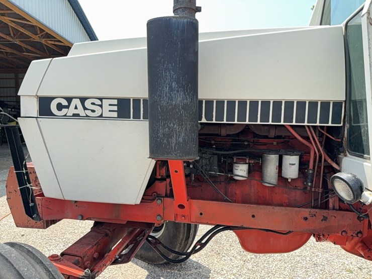 case-2590-tractor-image-32