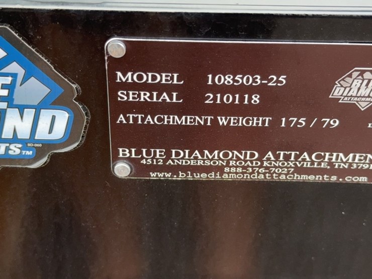 #2060-•-blue-diamond-34"-dingo-high-capacity-smooth-bucket-image-3