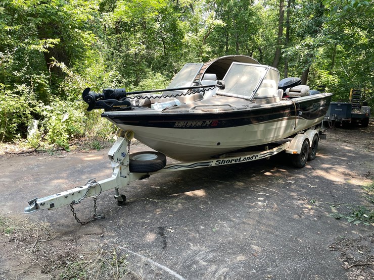 #7002-•-2004-crestliner-2050-sportfish-boat-&-trailer-(mn-title-in-delay)-image-1