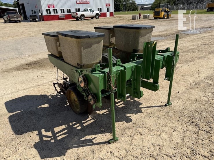 john-deere-7000-image-1