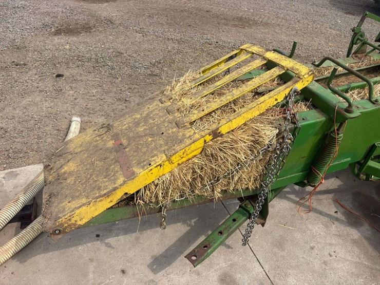 john-deere-336-image-21