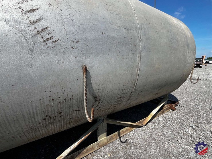 10k-gallon-/-off--road-diesel-fuel-tank-image-16