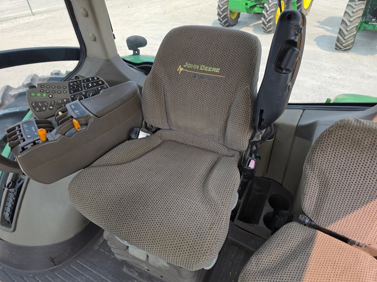 john-deere-8285r-image-7