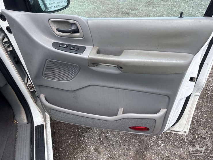 2003-ford-windstar-image-18
