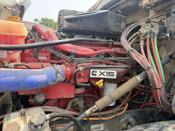 2024-freightliner-semi,-cummins-x15-engine,-420,478-miles,-10-speed,-full-locking-rear-ends,-tri-axl-image-29